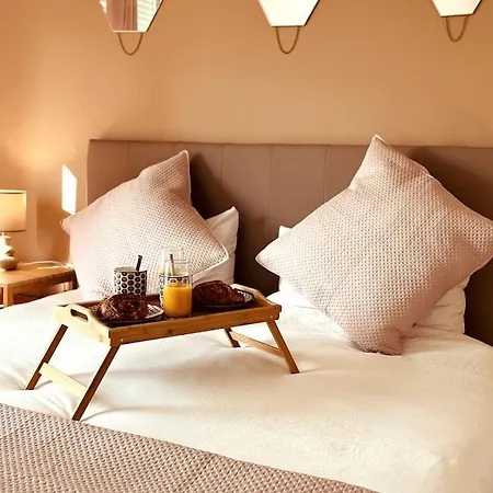 Daire Penthouse De Standing: Vue Paris- 10min De L'aeroport - Parking Gratuit *