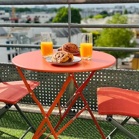 Penthouse De Standing: Vue Paris- 10min De L'aeroport - Parking Gratuit Lejlighed Orly